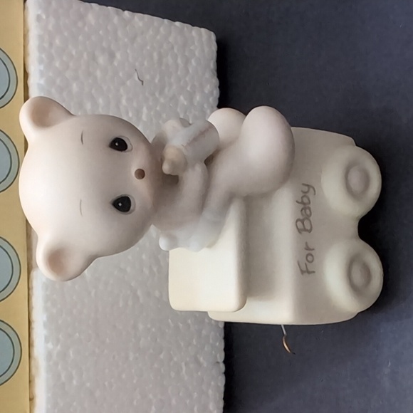 VGT, Precious Moments May Your Birthday Be Warm Ceramic Baby Bear. - Picture 2 of 7